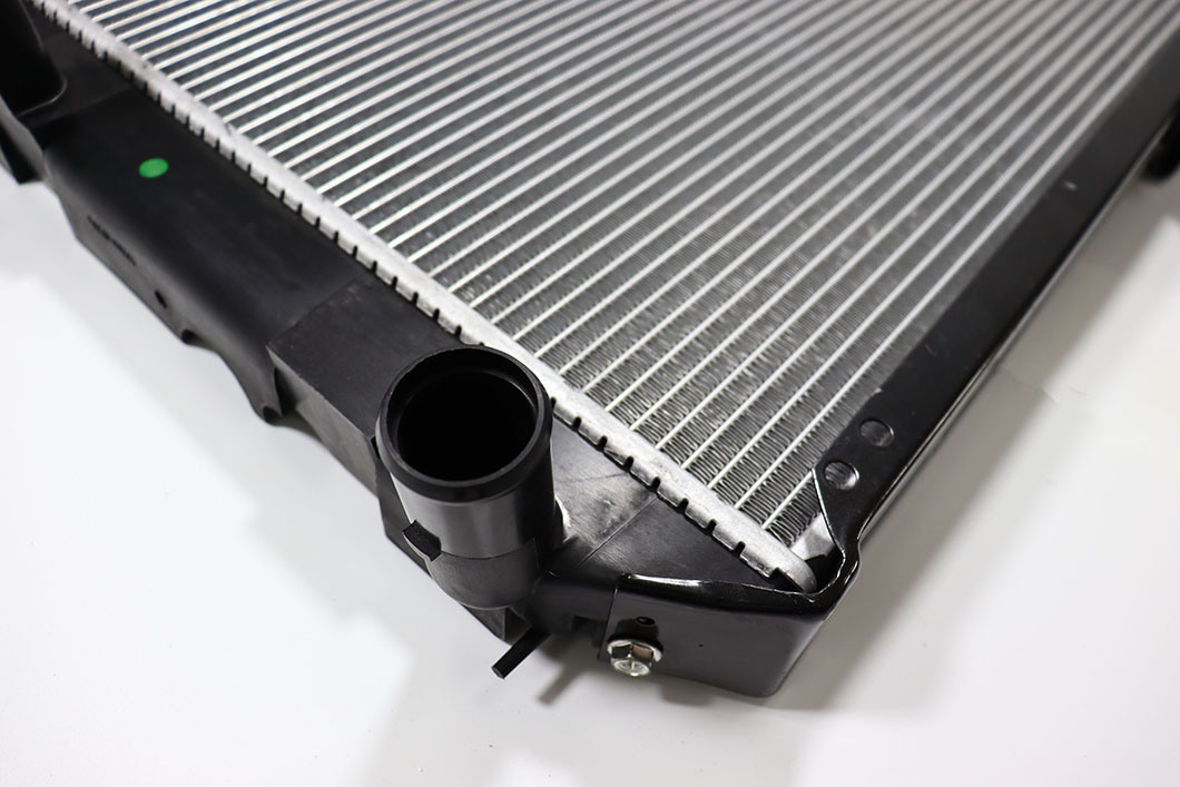 Auto Cooling System Aluminum Parts Radiator Wholesale for 4hf1 Npr