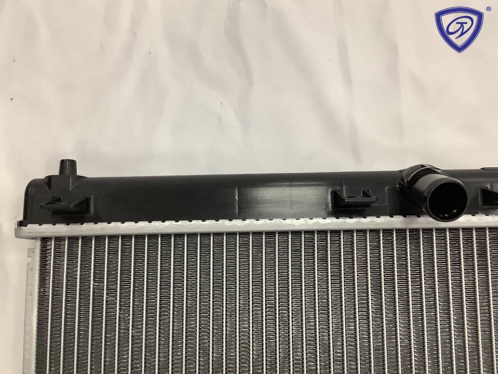 Aluminium Auto Radiator for Toyota Fit Gr9/GS1 2020-a/Mt Global Customer Choice