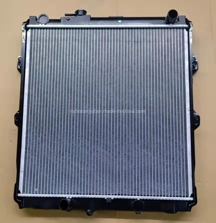 High Quality Aluminum Auto Parts Cooling System Water Tank Radiator for Toyota Hilux Pickup Mt
