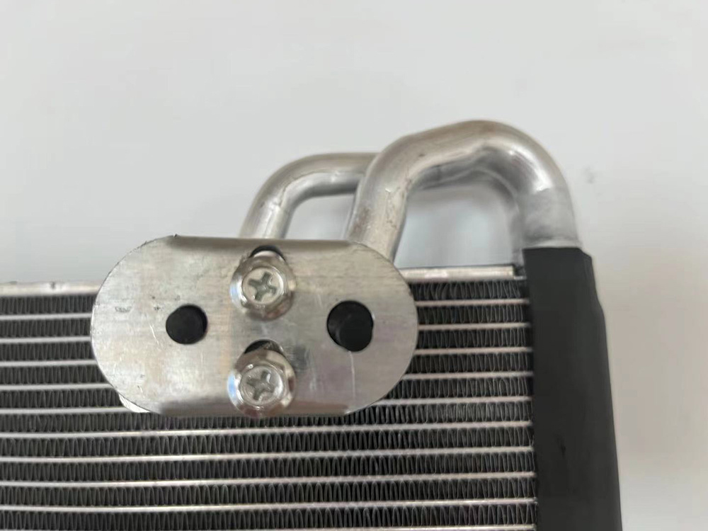 Venucia T90 Auto Air Conditioning Parts Cooling System Aluminum Evaporator OEM 272802gd0b