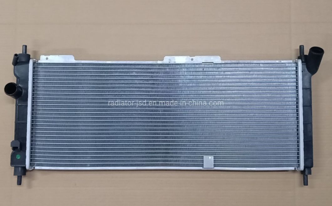 High Quality Cooling System Auto Radiator for Chevrolet Sail Mt OEM 92090138