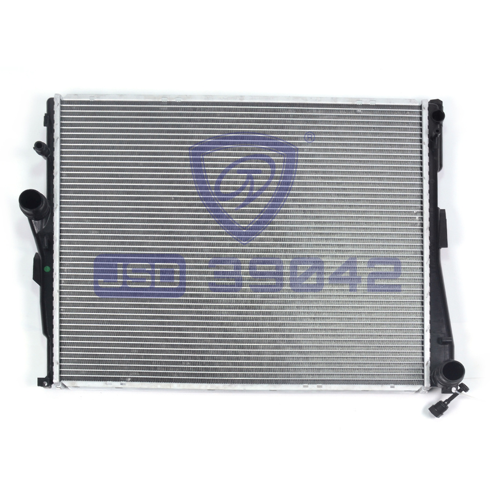 Auto Parts Aluminum Cooling Radiator for BMW