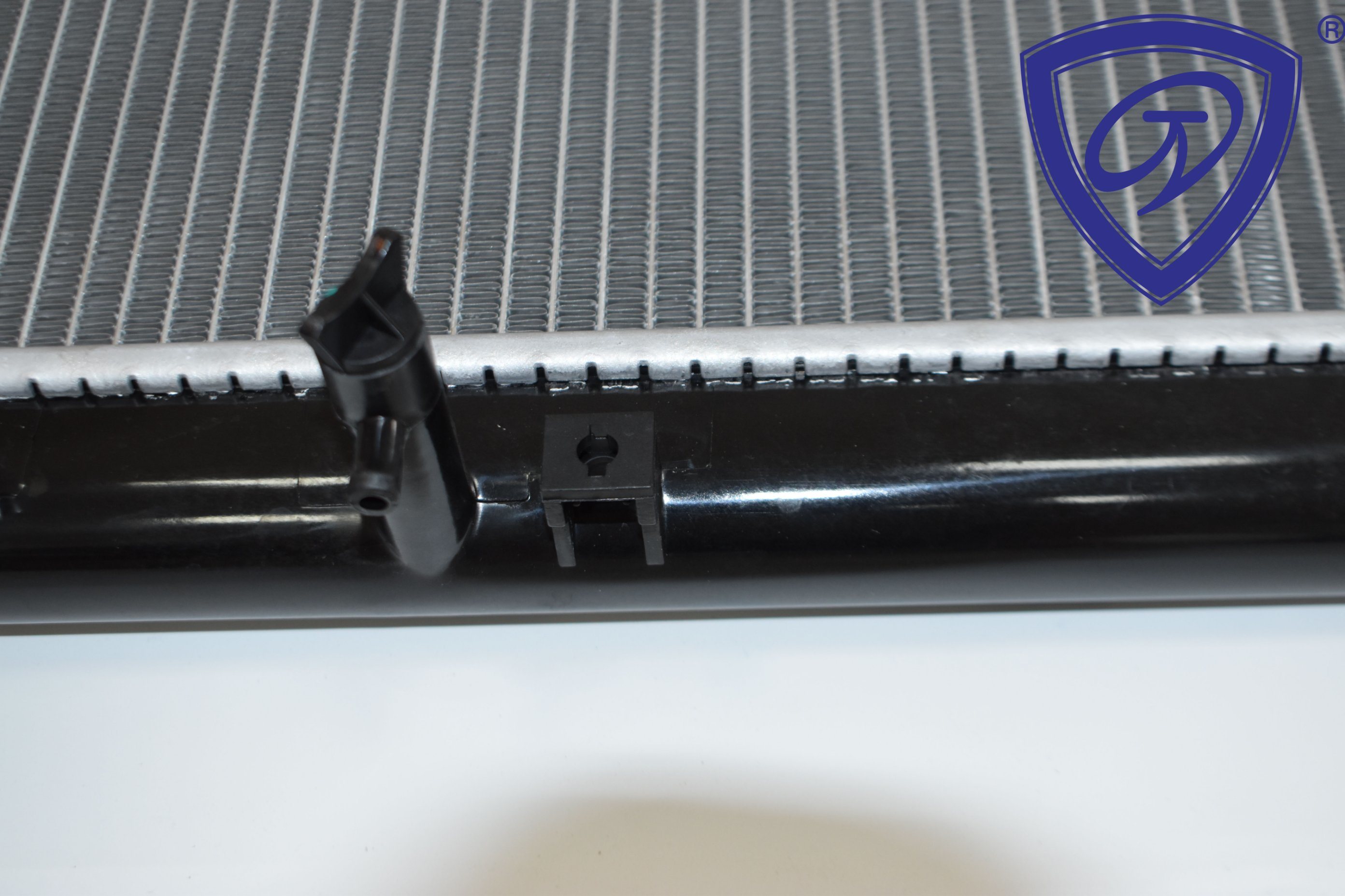Factory Sell Aluminium Car Radiator for Cerato′ 05-at OEM 25310-2f010
