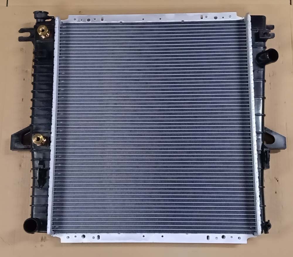 China Wholesale High Quality Car Water Tank Aluminum Radiator OEM F67z 8005 Ca for Explorer Limited V6 4.0L 97-99 at