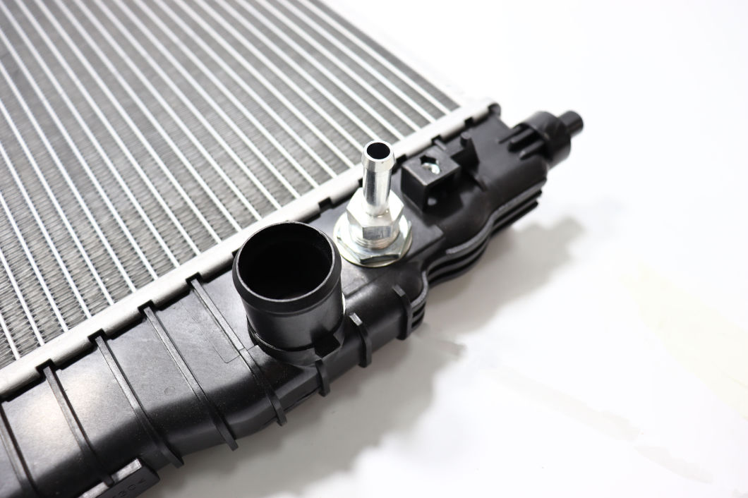 Factory Price Auto Spare Parts Car Accessory Engine Cooling System Coolant Water Pump Radiator for Daewoo