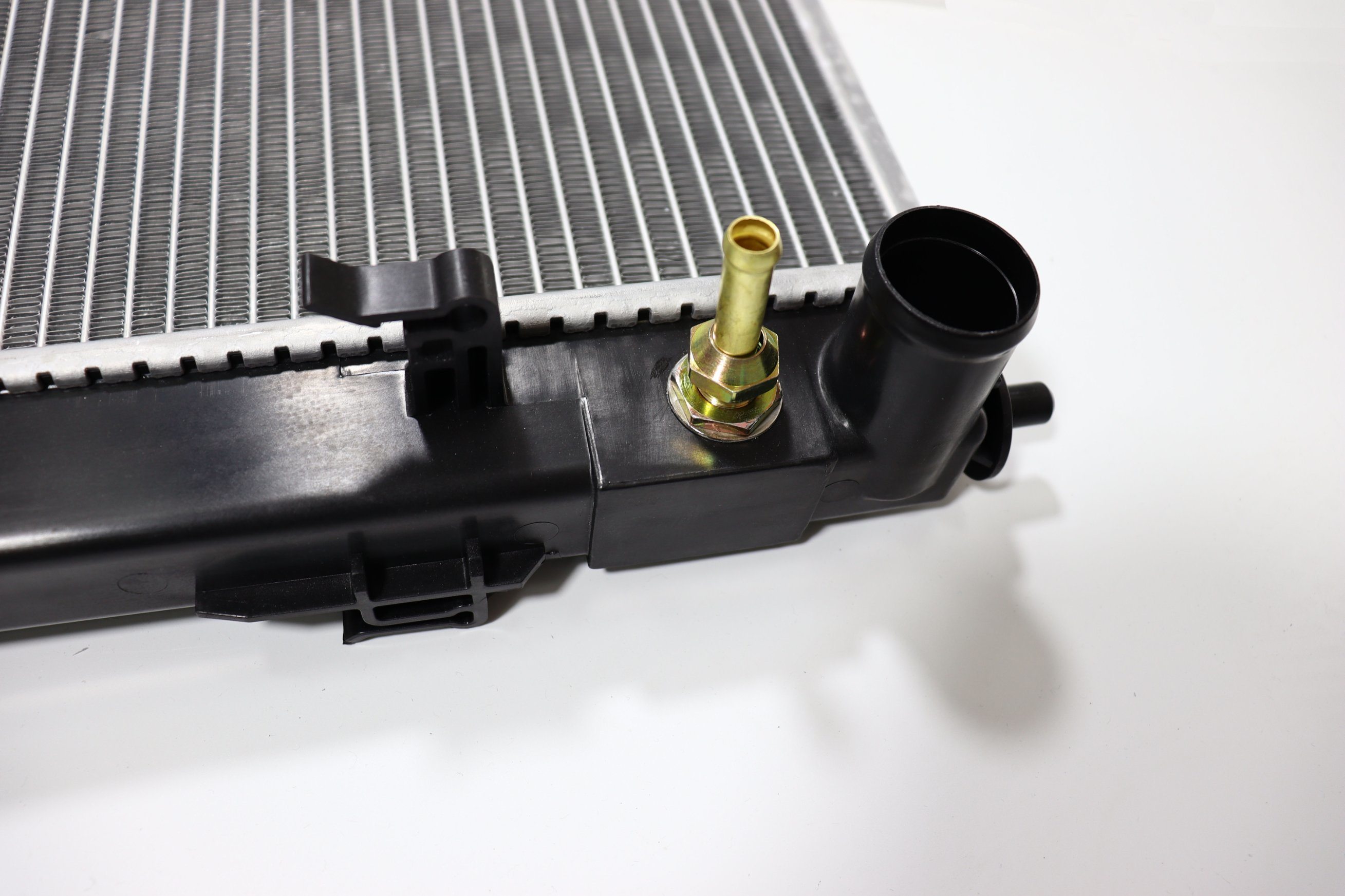Car Parts Aluminium Good Quality Replacement Auto Radiator for Hyundai Santa Fe 10-12 OEM 25310-2b400/2b600/25310-1u250