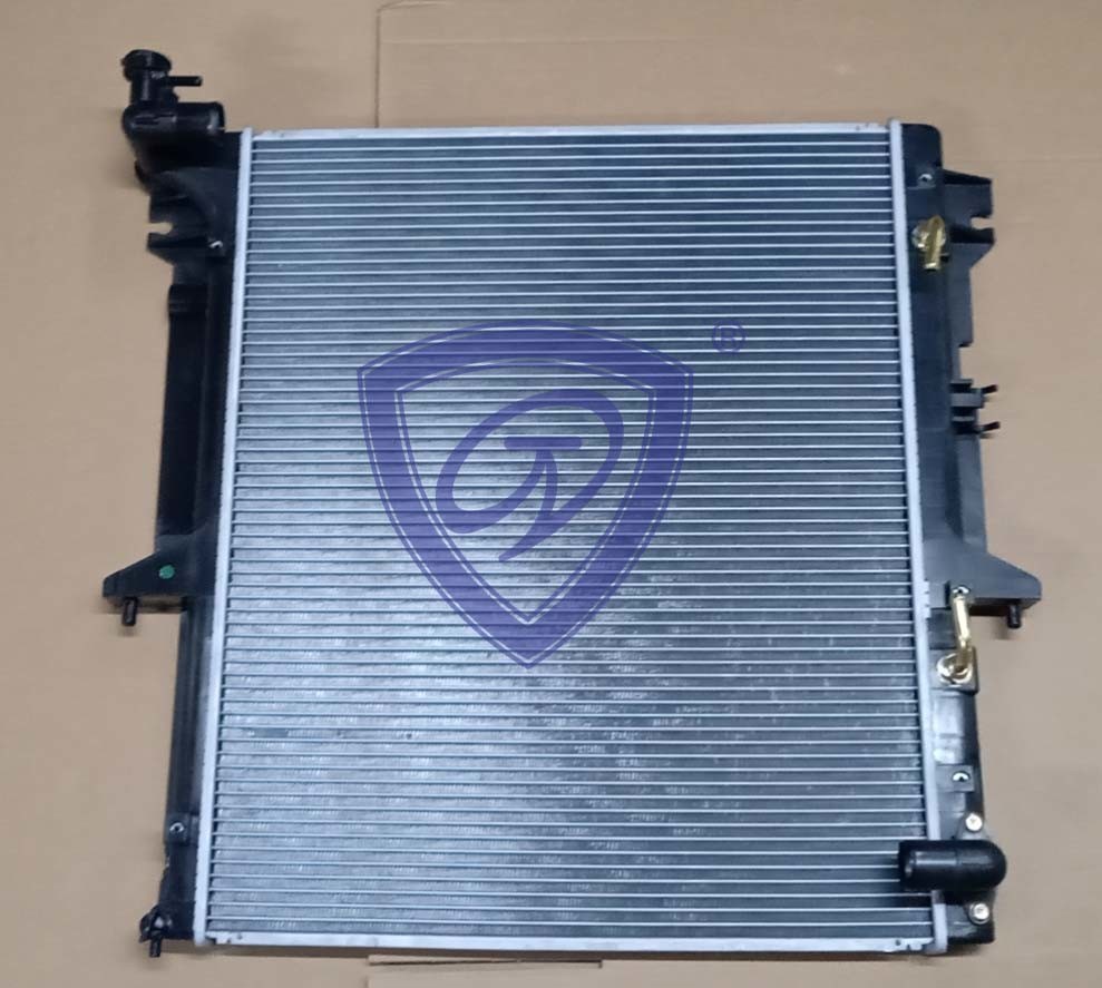 High-Quality Aluminum Car Radiator for Mitsubishi G200′ 04/L200′ 07 at OEM Mn222330