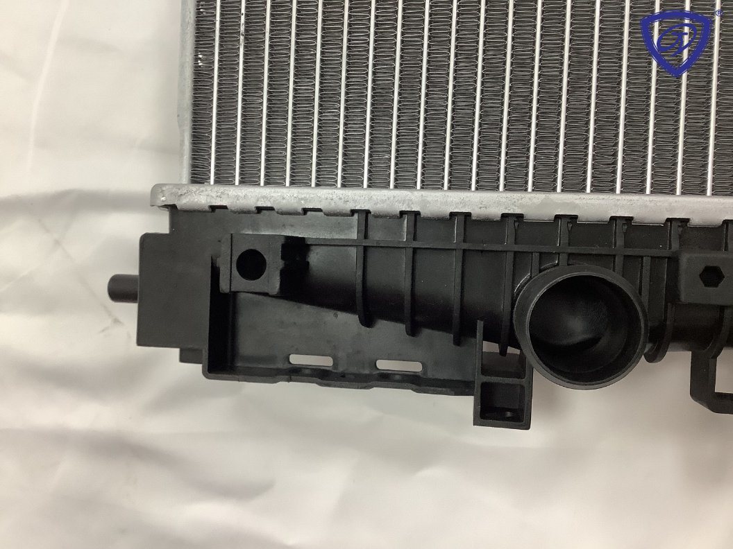 Different Size Aluminium Car Radiator for Chevrolet Cavalier 2020