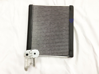 Car Air Conditioner Evaporator Core with Factory Price for Venucia T70