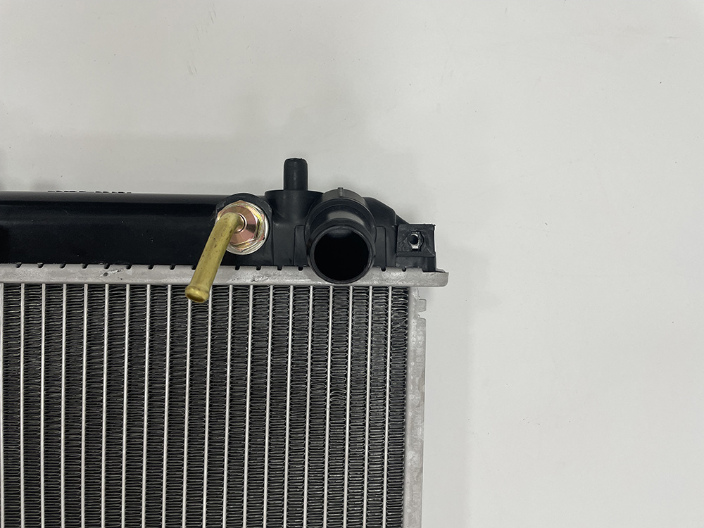 Car Engine Cooling System Accessories Radiator for 12 Camry Charade′ 03 L250/L260 at OEM 16400-B2070