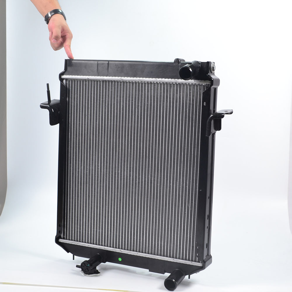 High Quality Auto Parts Aluminum Radiator for 4hf1 Npr