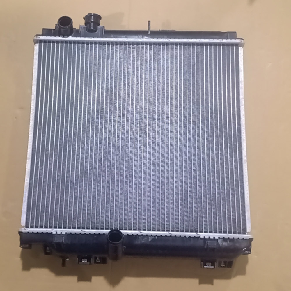 Toyoace Dyna 01 at Cooling System Auto Parts Water Tank Aluminum Radiator OEM 16400-75400
