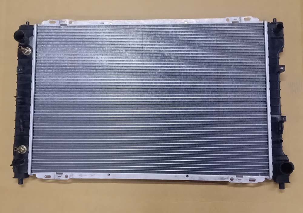 Auto Parts Aluminum Radiator Wholesale OEM Yf09-15-200/200A for Escape/Tribute 01-08 at/Mariner 05-08at