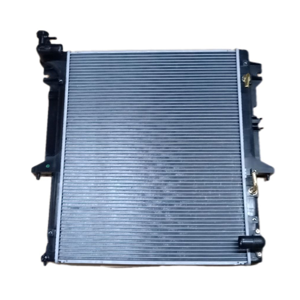 High Quality Auto Parts Aluminum Radiator OEM Mn222330/1350A182 for G200 04-/L200 07- at