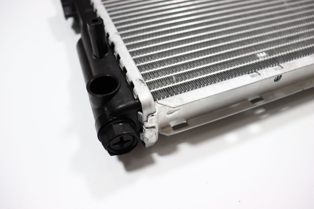 Auto Parts Aluminum Cooling Radiator for BMW