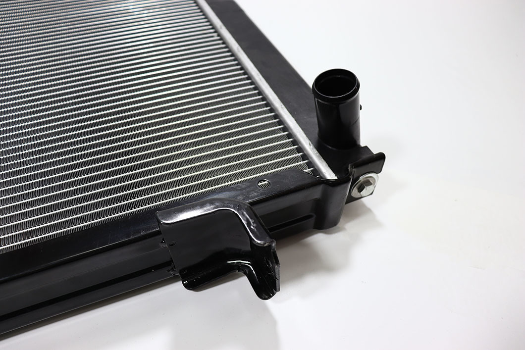 Auto Cooling System Aluminum Parts Radiator Wholesale for 4hf1 Npr