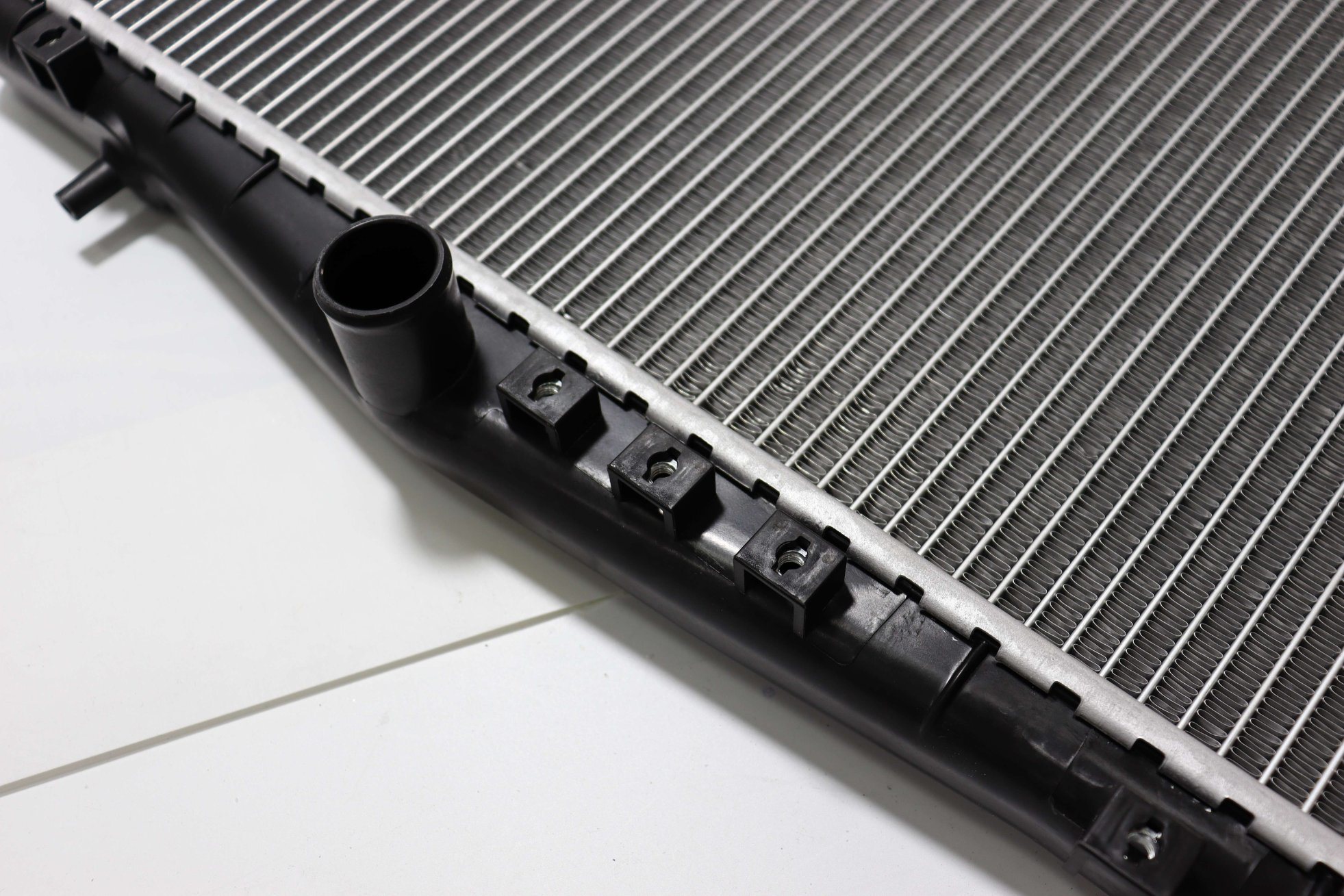 Wholesale Auto Spare Parts Cooler System Car Accessories Radiator Car Parts for Gmc