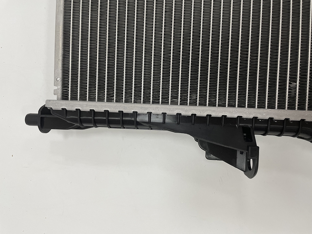 Made in China Aluminum Automotive Cooling System Parts Radiator
